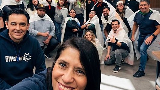 Grupo de participantes en un evento